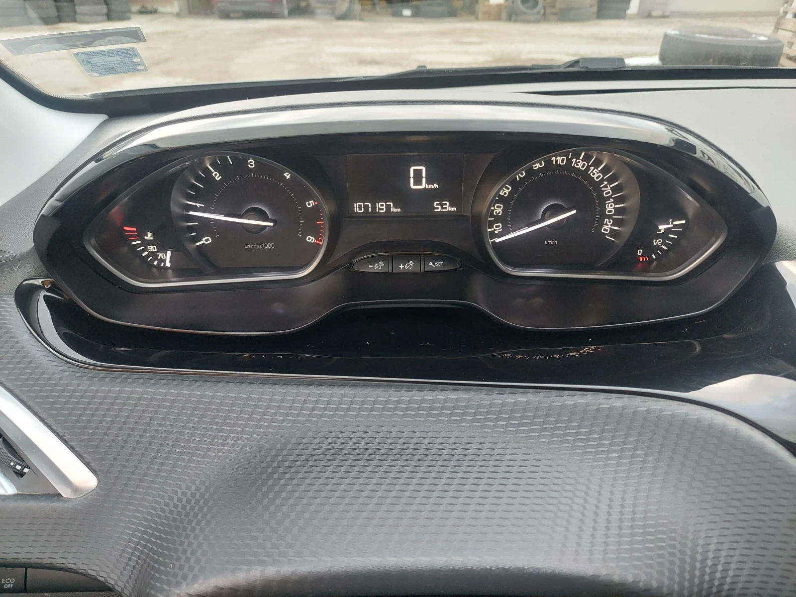 Peugeot 2008 1.6hdi, снимка 9 - Автомобили и джипове - 53721518