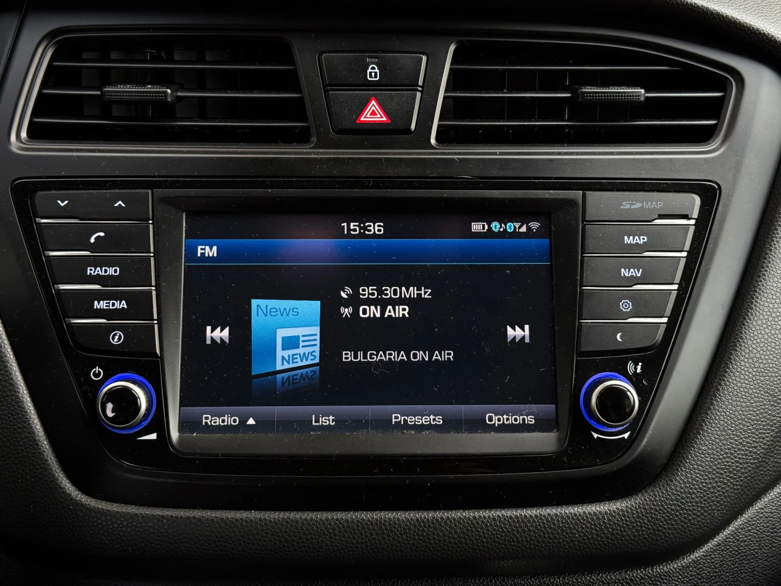 Hyundai I20, снимка 11 - Автомобили и джипове - 54311592