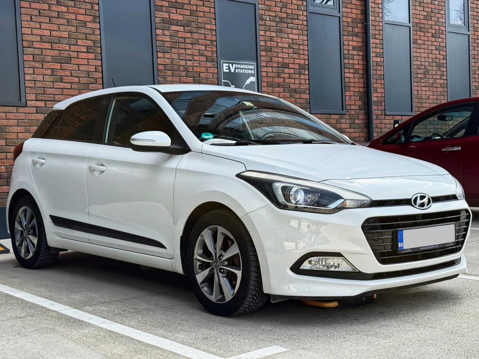 Hyundai I20, снимка 3 - Автомобили и джипове - 54311592