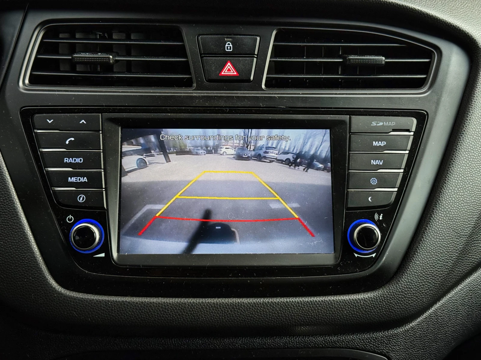 Hyundai I20, снимка 12 - Автомобили и джипове - 54311592