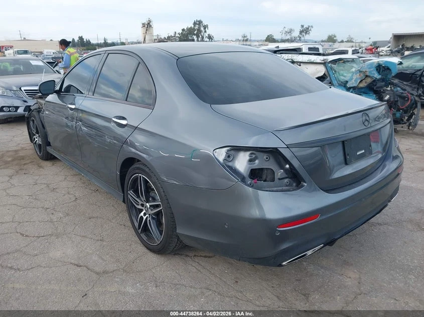 Mercedes-Benz E 450 4MATIC* Burmester* подгрев* 360 кам.* панорама* , снимка 4 - Автомобили и джипове - 54744153