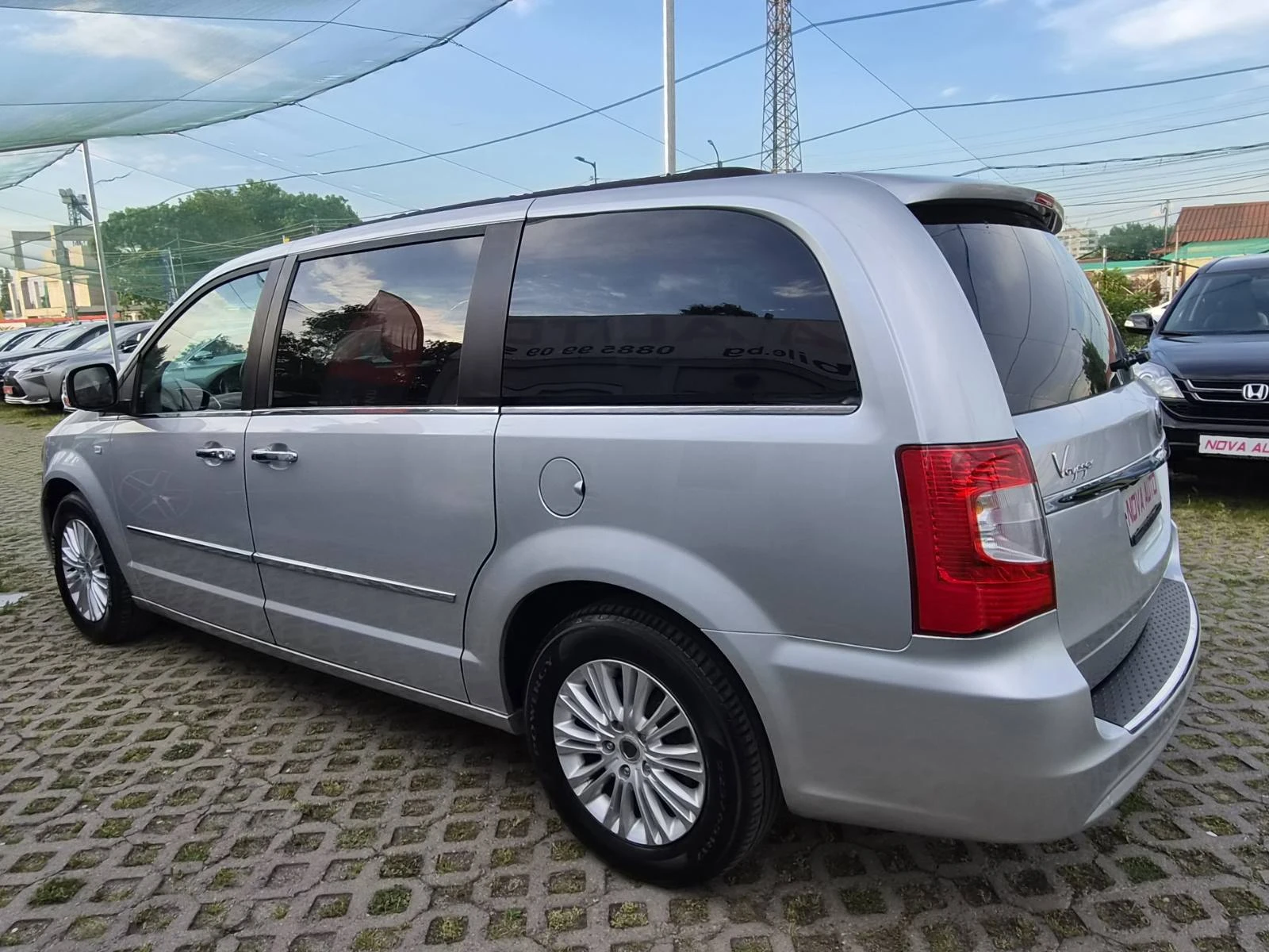 Lancia Voyager 2.8CRDI, снимка 2 - Автомобили и джипове - 54859755