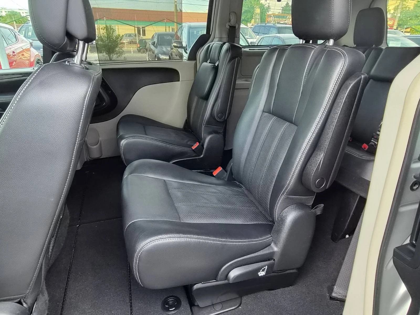 Lancia Voyager 2.8CRDI, снимка 14 - Автомобили и джипове - 54859755