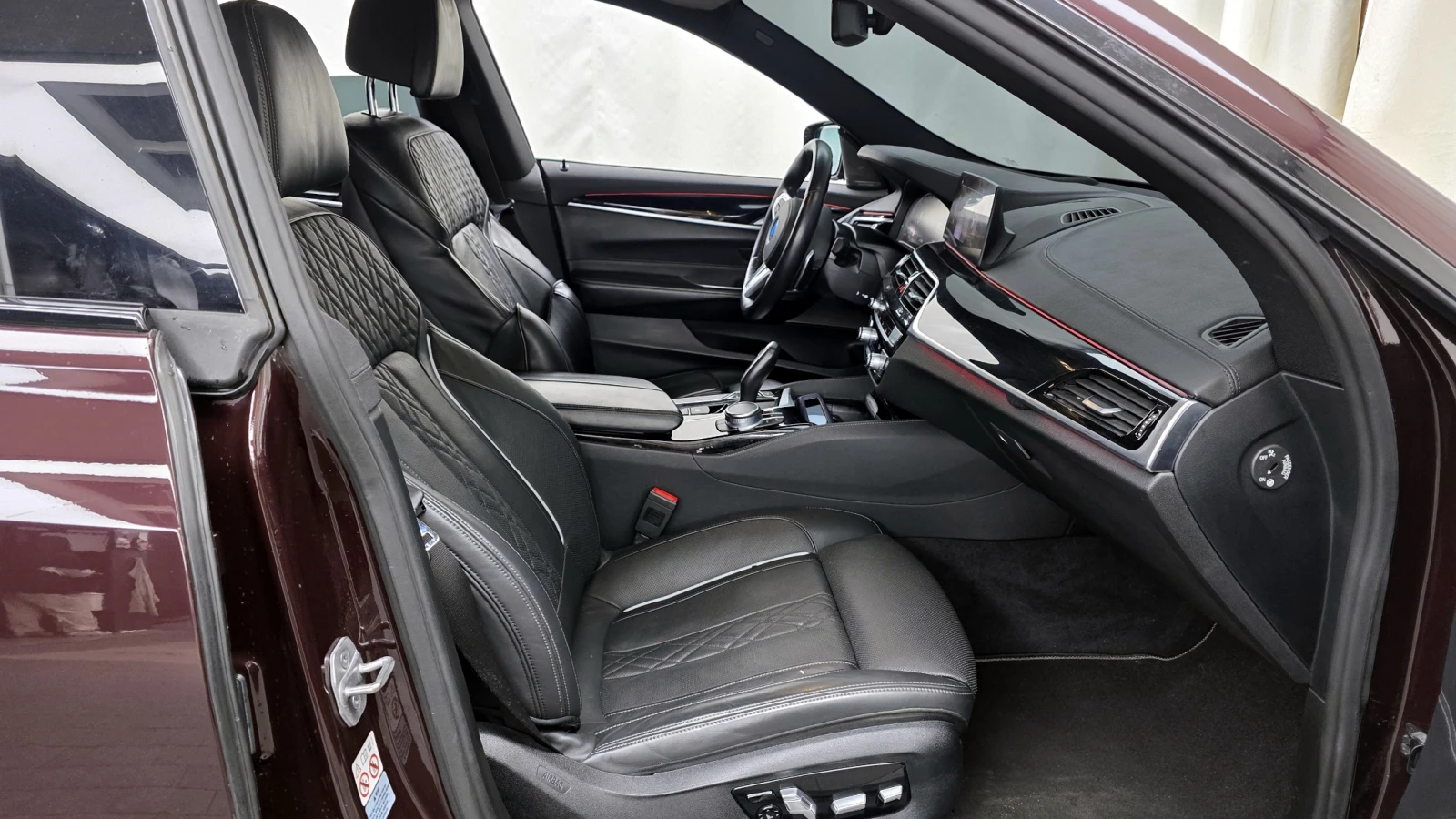 BMW 630 M SPORT* КОЖА* ПОДГРЕВИ* 360 CAM, снимка 13 - Автомобили и джипове - 54983686