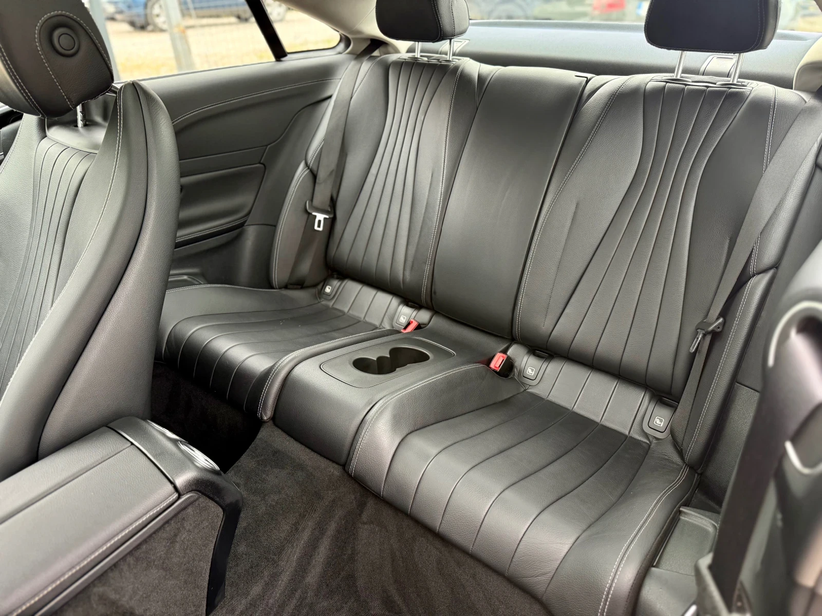 Mercedes-Benz E 220, снимка 13 - Автомобили и джипове - 55145626