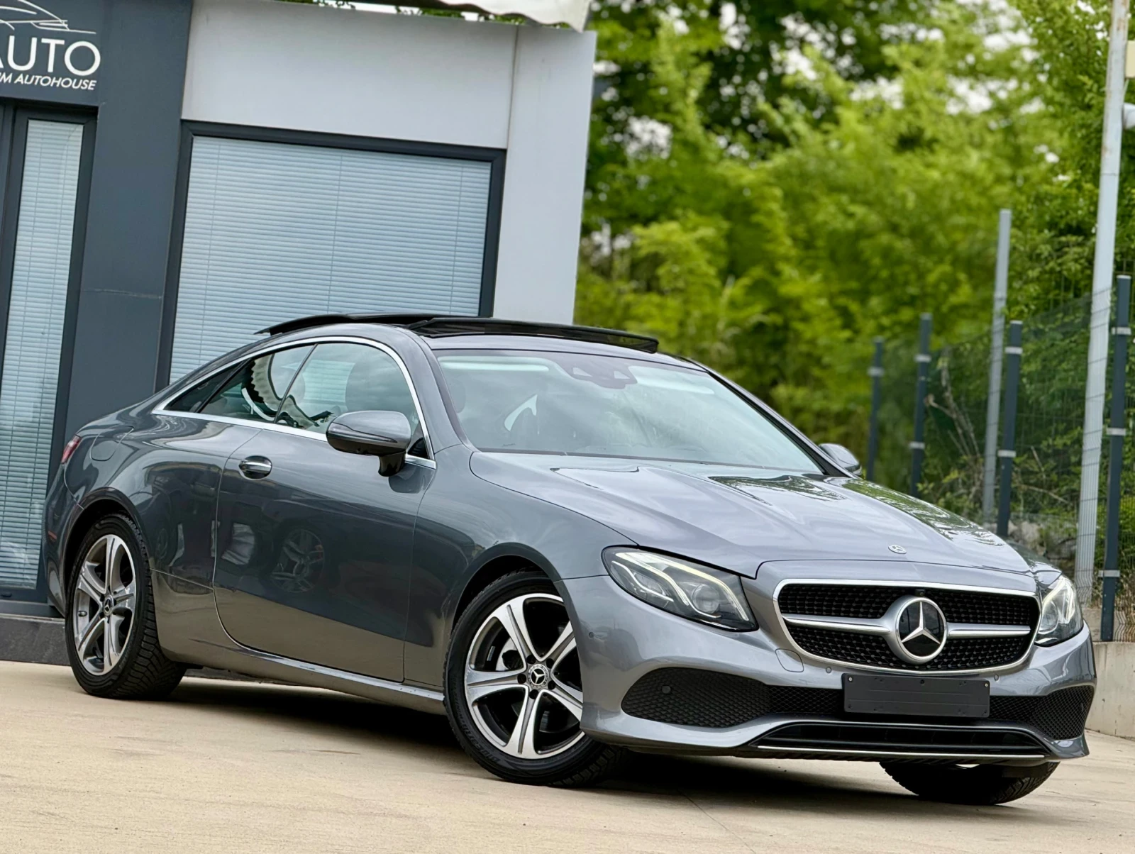 Mercedes-Benz E 220, снимка 3 - Автомобили и джипове - 55145626