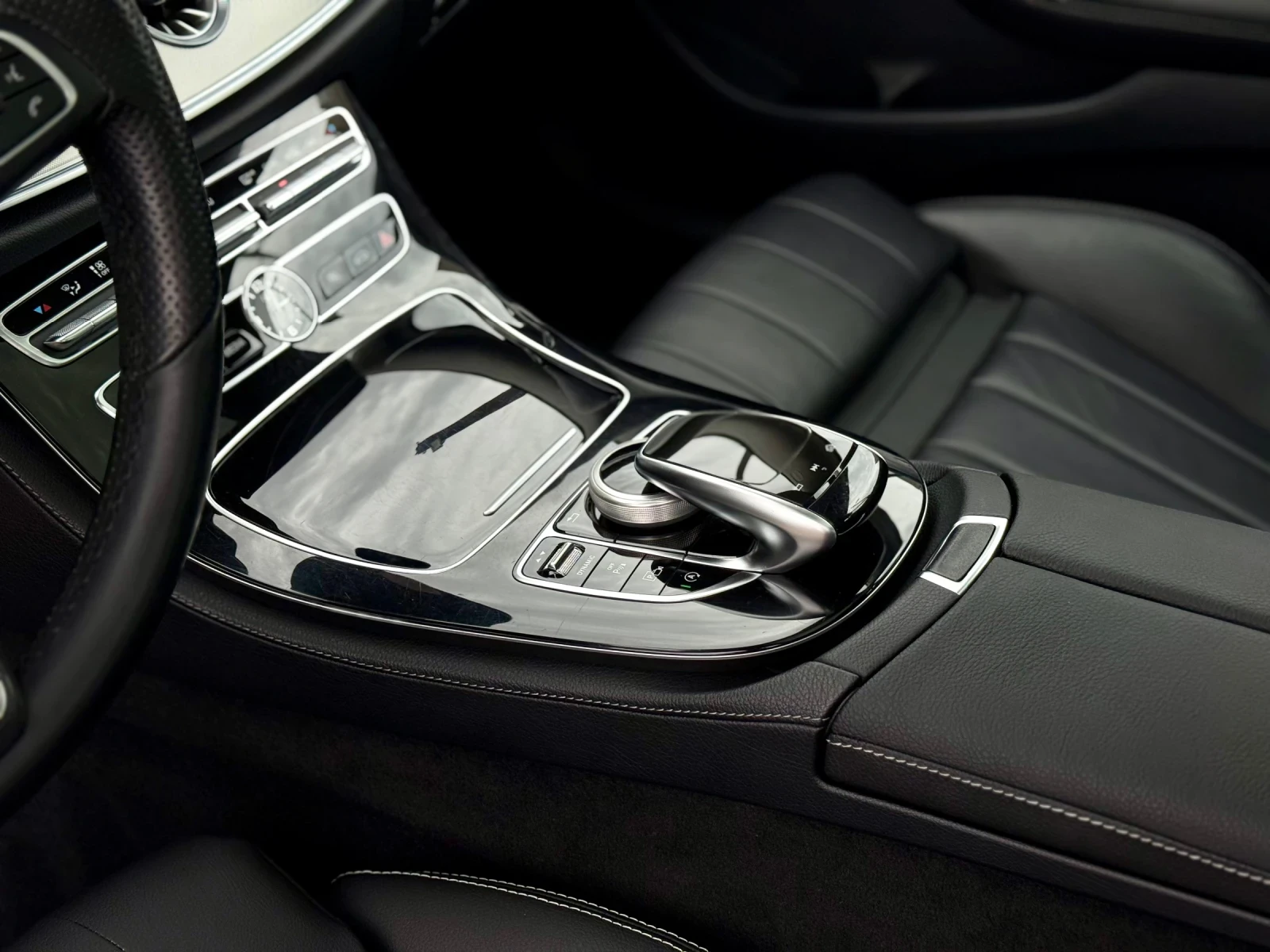 Mercedes-Benz E 220, снимка 11 - Автомобили и джипове - 55145626