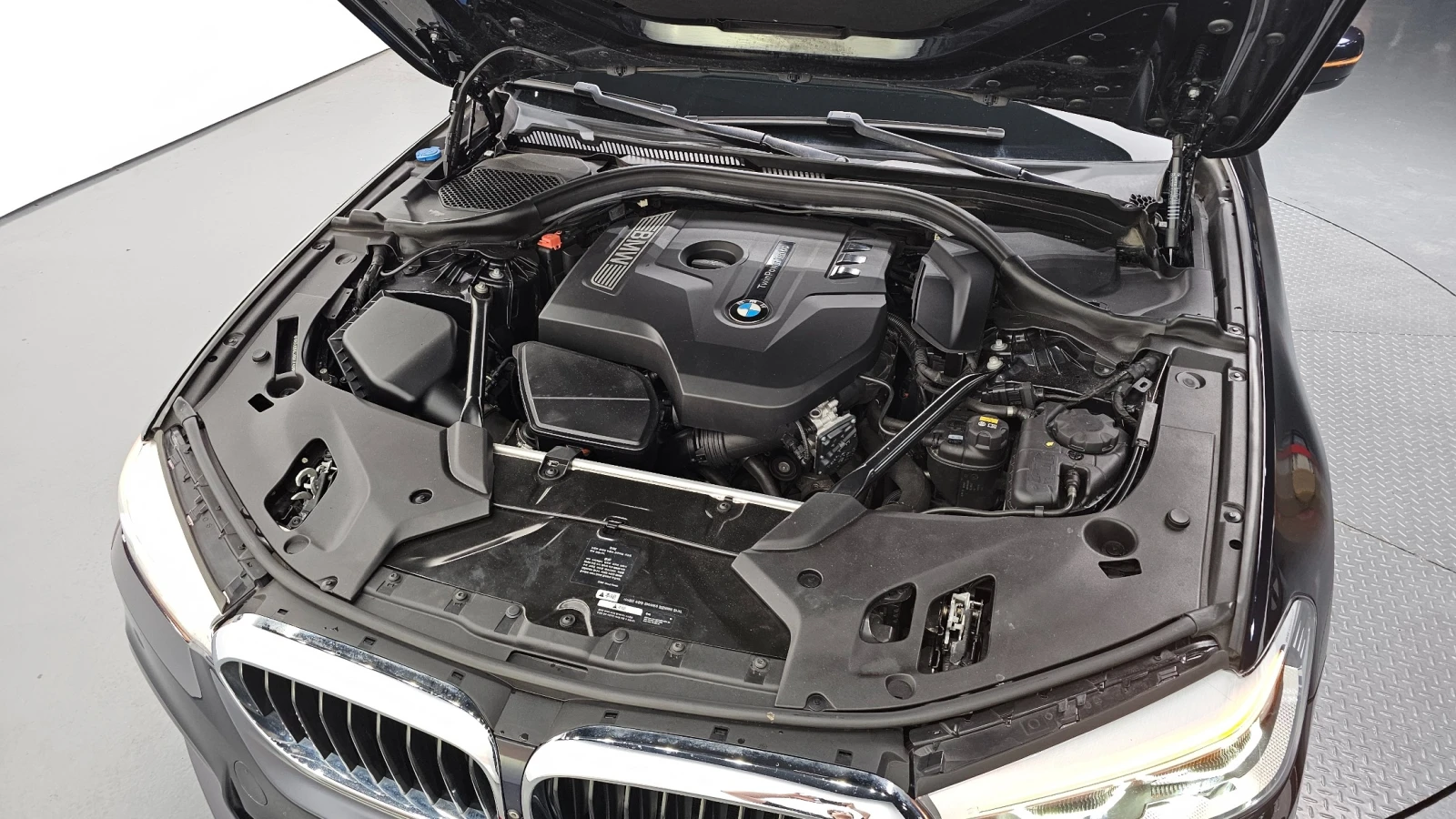 BMW 530 МАСАЖИ/360 Cam/Подгрев/Обдух/HUD/, снимка 4 - Автомобили и джипове - 55279590