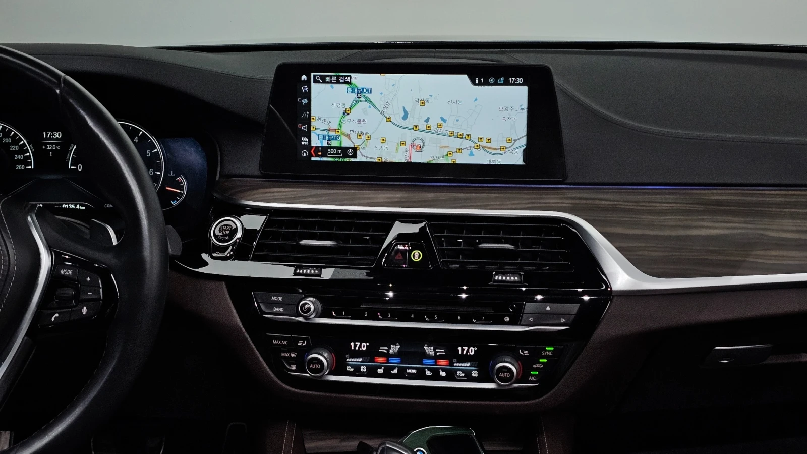 BMW 530 МАСАЖИ/360 Cam/Подгрев/Обдух/HUD/, снимка 11 - Автомобили и джипове - 55279590