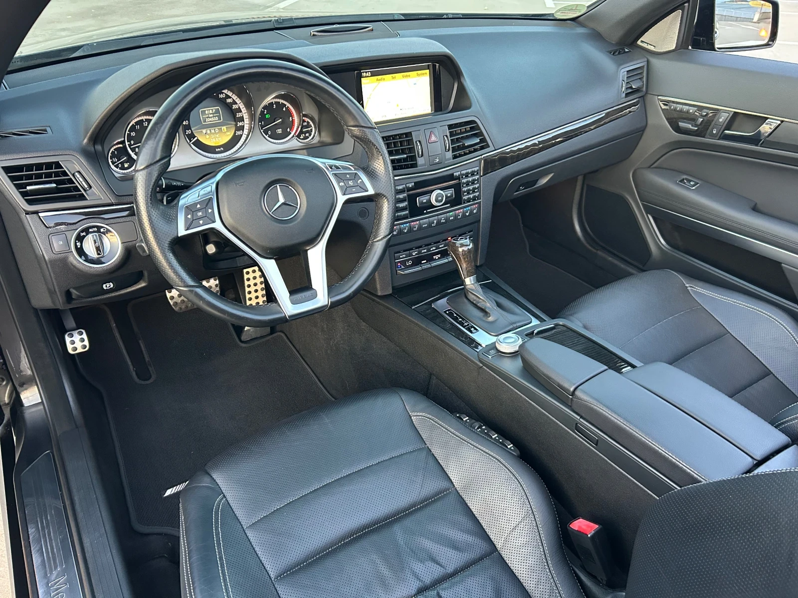 Mercedes-Benz E 350 CDI // AMG PACK // AIRSCARF //ОБДУХВАНЕ , снимка 11 - Автомобили и джипове - 55417639