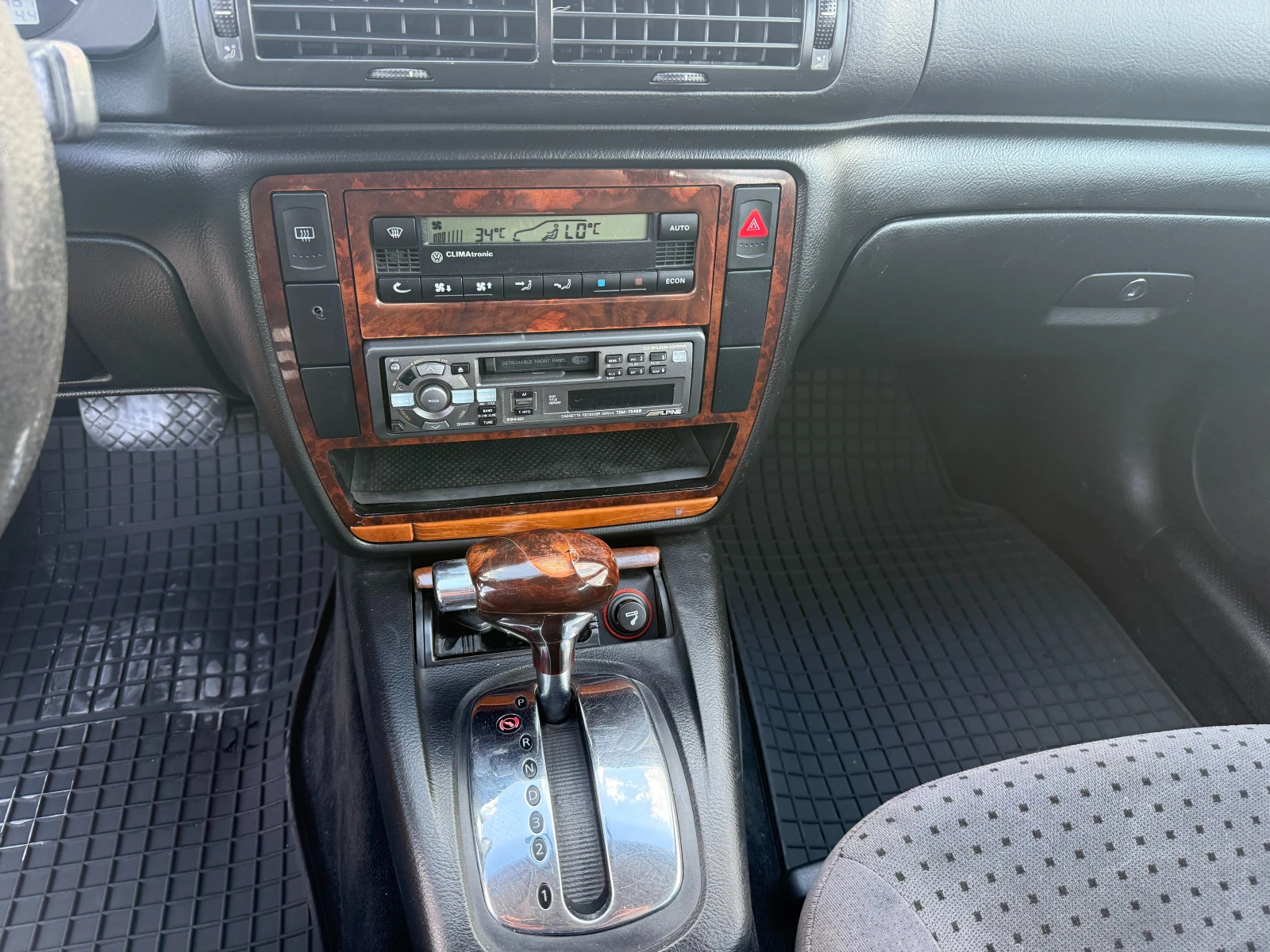 VW Passat 1, 9 TDI КЛИМАТРОНИК !! АВТОМАТИК !! 110 кс.  , снимка 13 - Автомобили и джипове - 56049295
