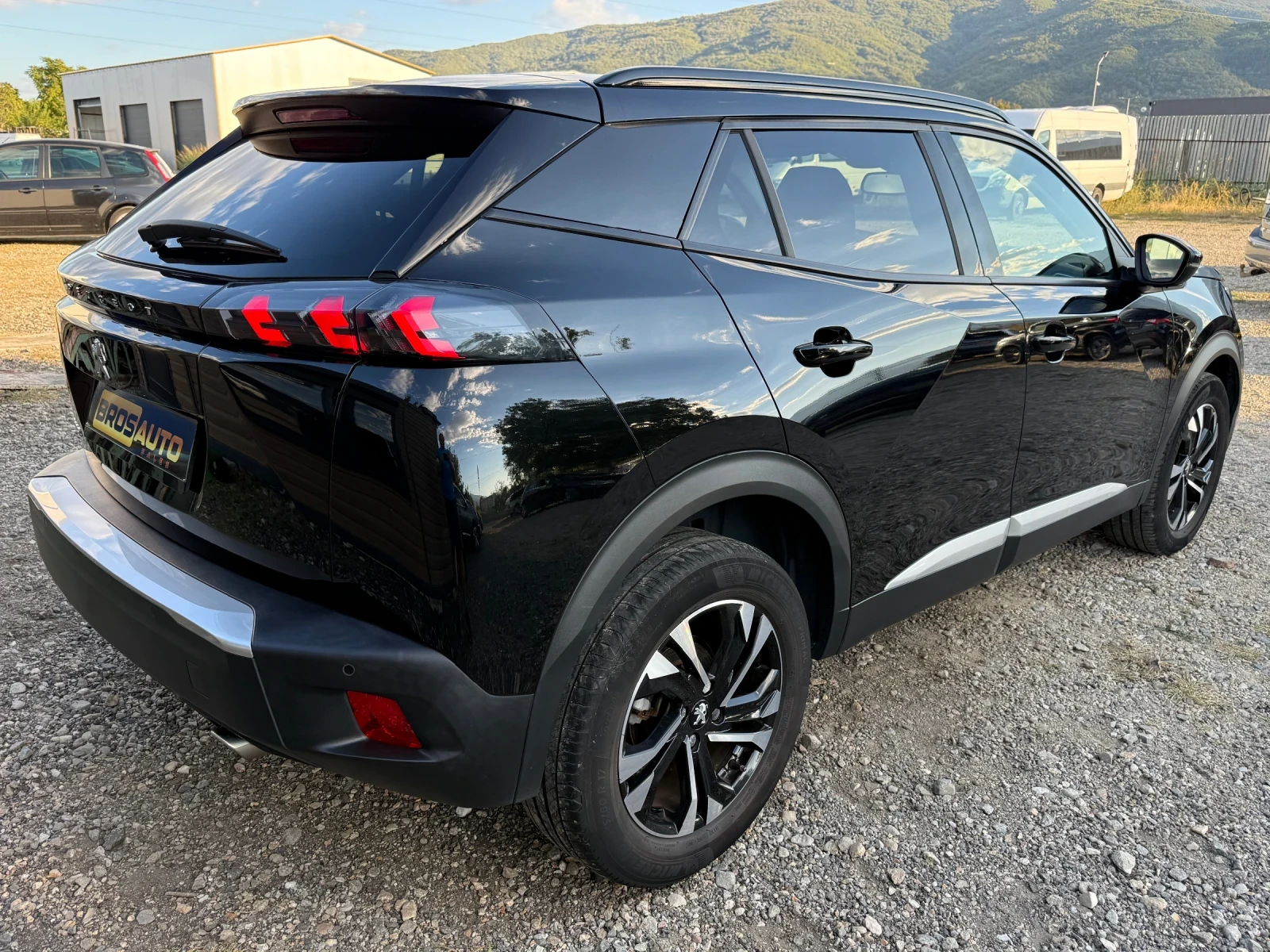 Peugeot 2008 1.5 HDI | EAT8 | LED | Camera, снимка 5 - Автомобили и джипове - 56316403