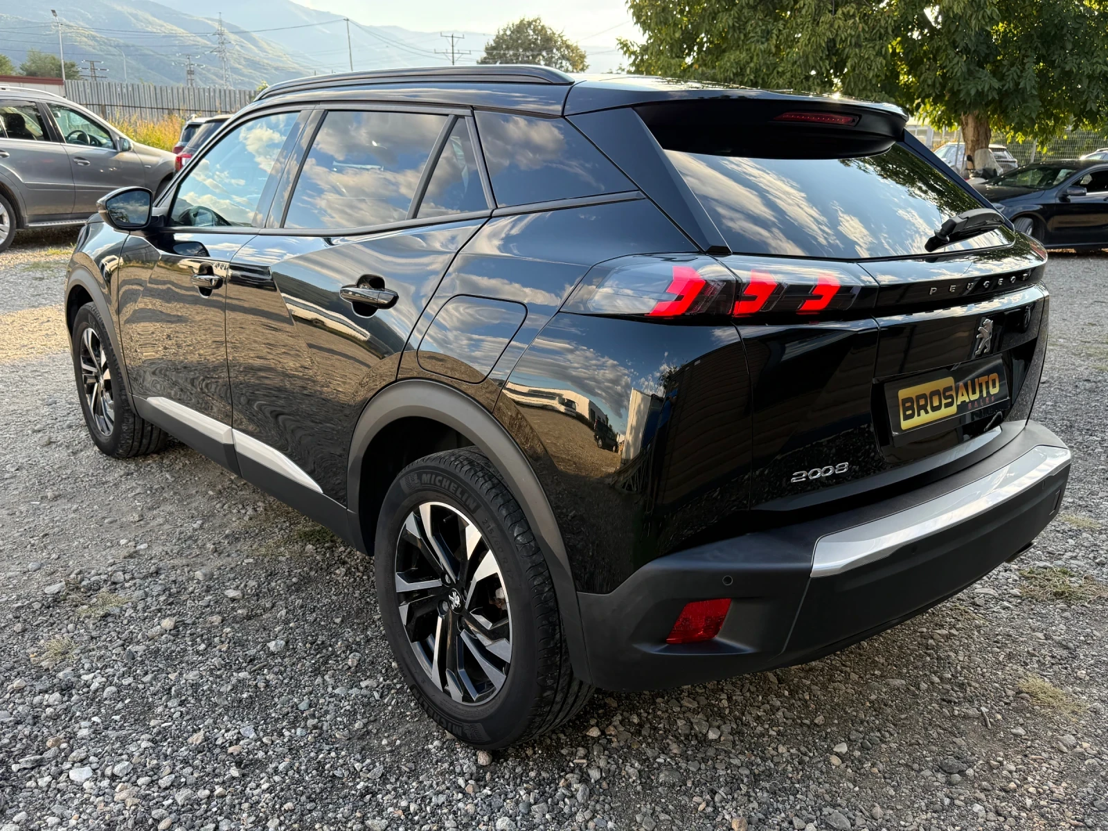 Peugeot 2008 1.5 HDI | EAT8 | LED | Camera, снимка 6 - Автомобили и джипове - 56316403