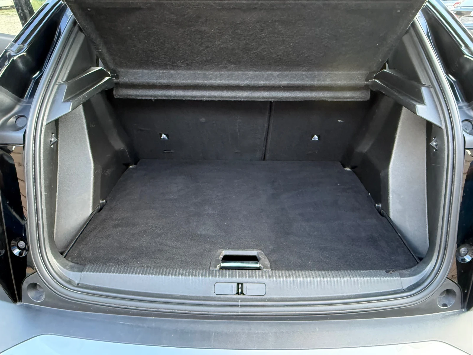 Peugeot 2008 1.5 HDI | EAT8 | LED | Camera, снимка 14 - Автомобили и джипове - 56316403