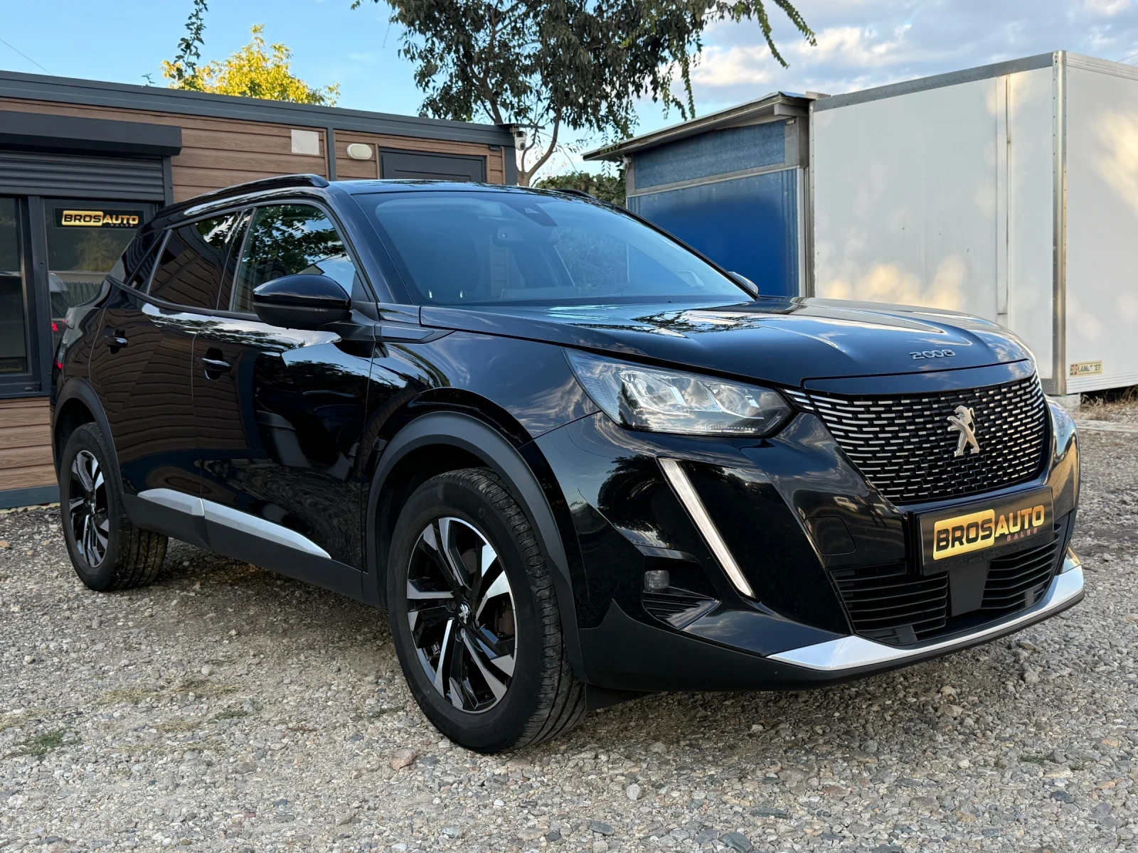 Peugeot 2008 1.5 HDI | EAT8 | LED | Camera, снимка 2 - Автомобили и джипове - 56316403