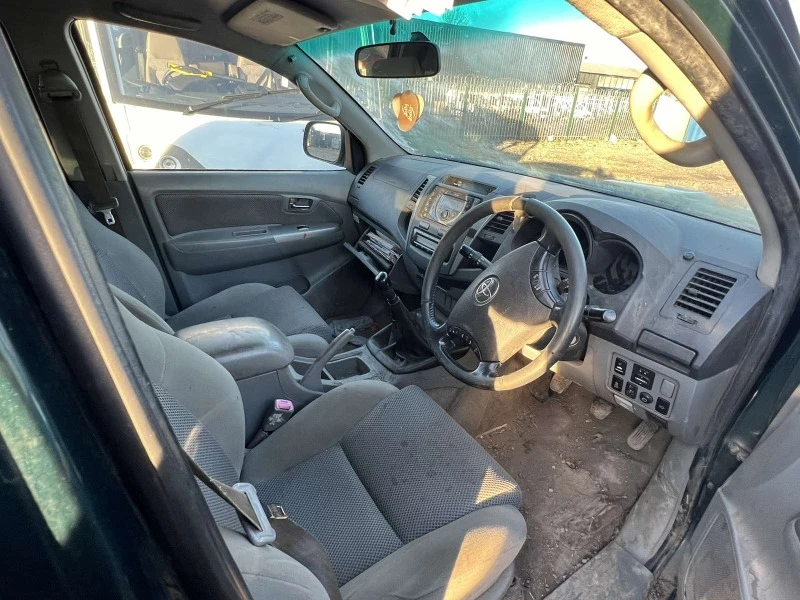 Toyota Hilux 3.0D4D, снимка 7 - Автомобили и джипове - 46833962