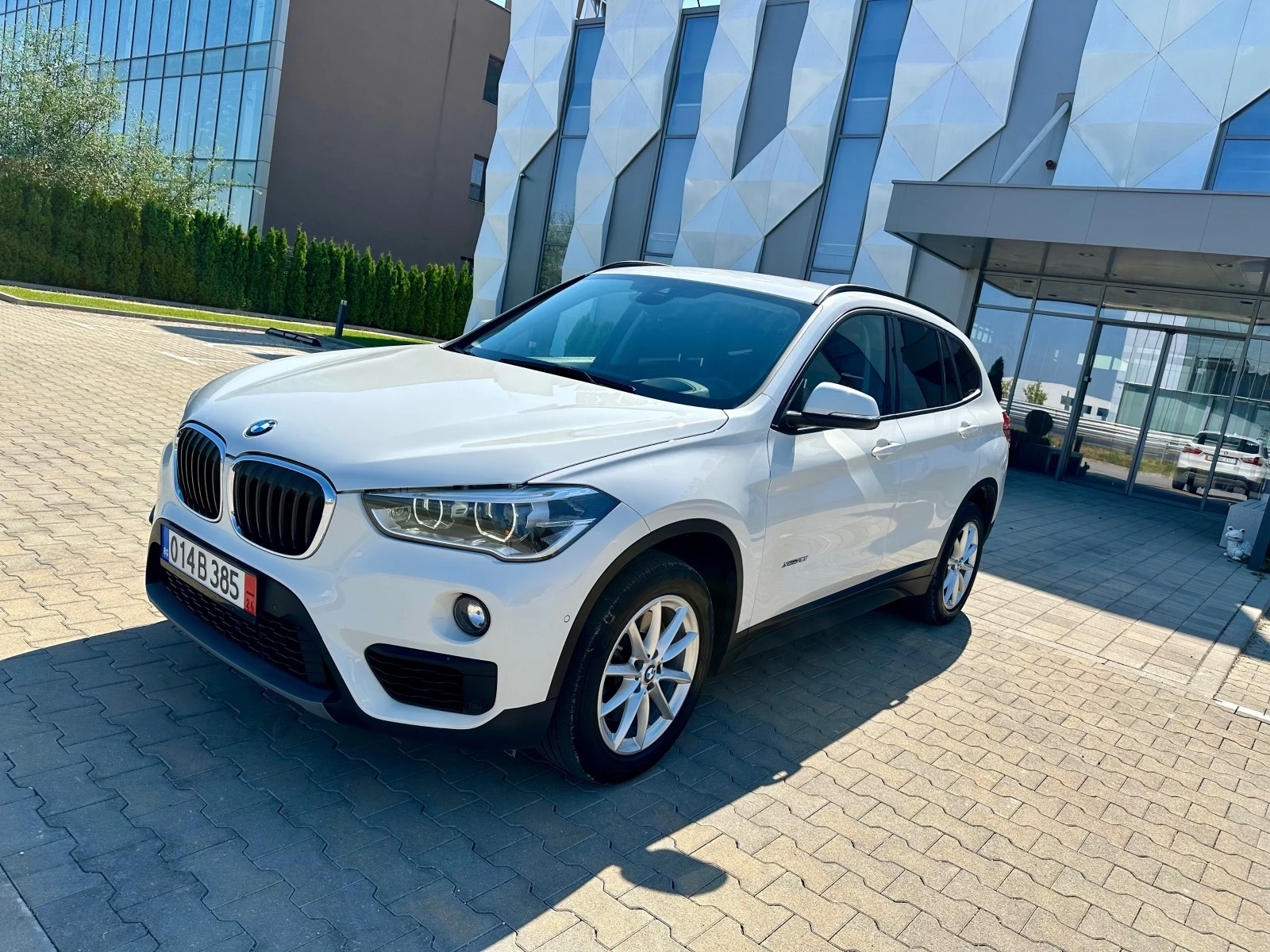 BMW X1 SWISS 2.0i x-drive Head-up  AVTOMAT самопаркиране - изображение 3