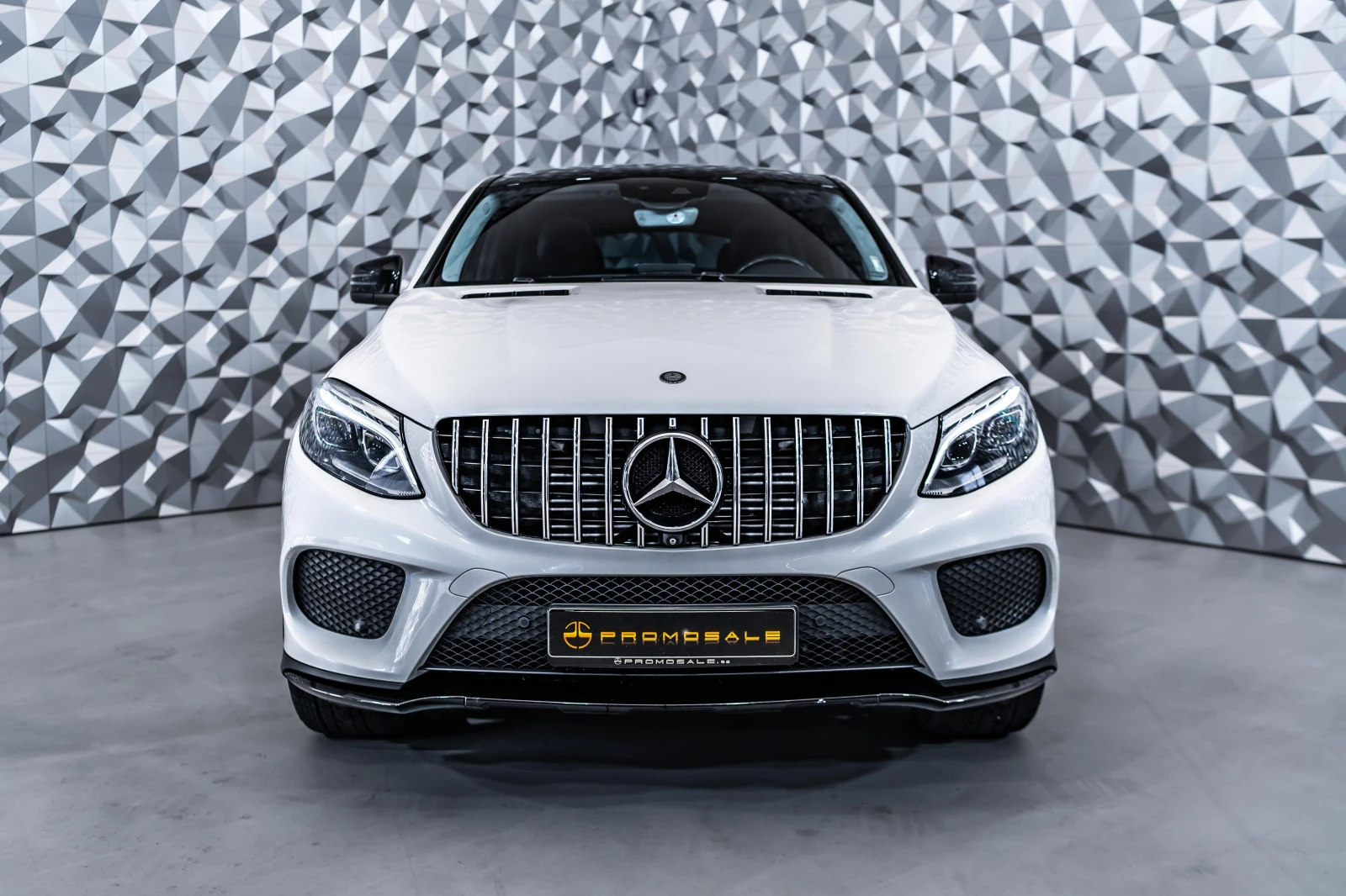 Mercedes-Benz GLE 350 d 4M AMG* Night* Pano - изображение 2