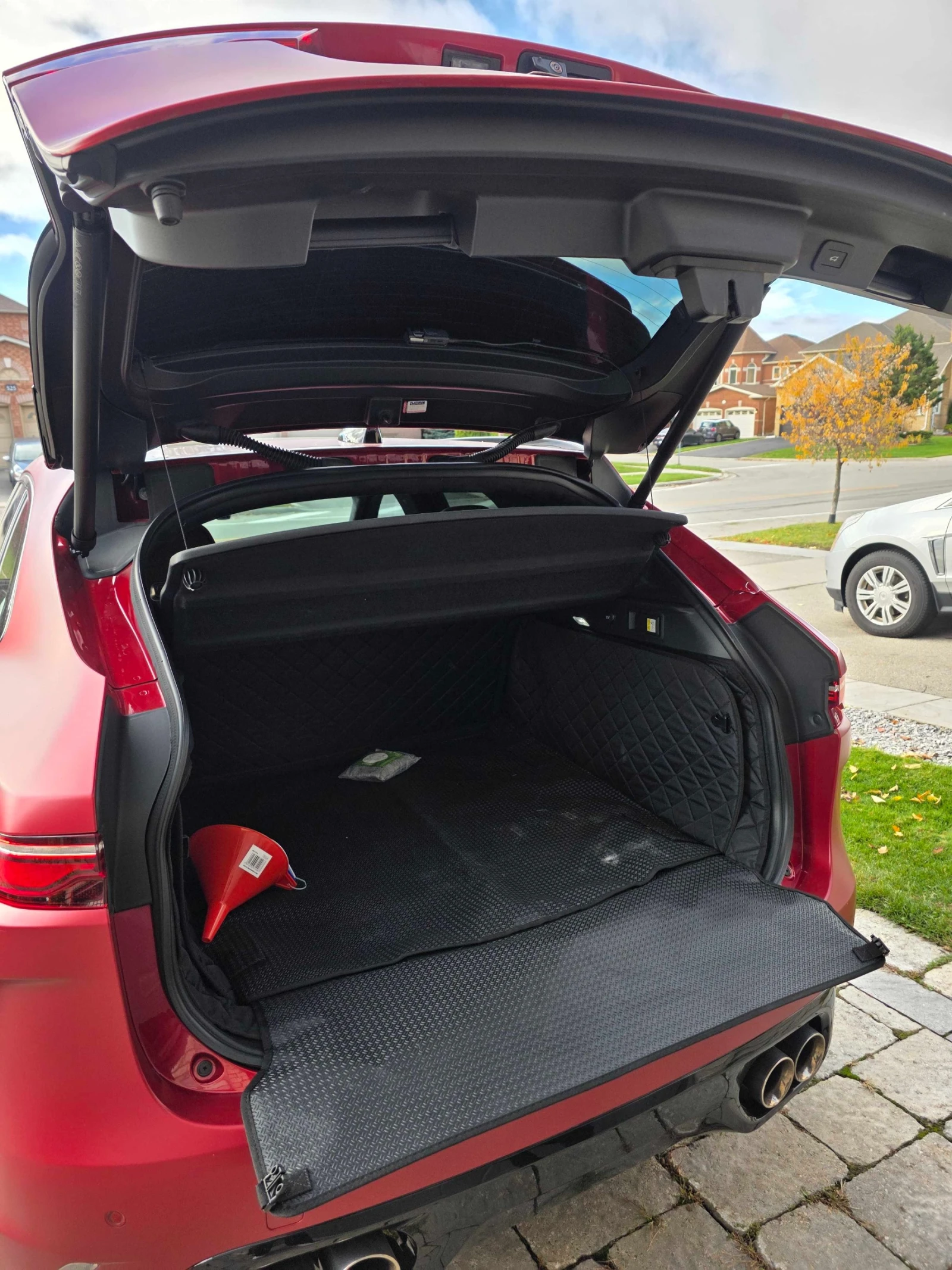 Jaguar F-PACE P575 SVR 575 Edition CARFAX    | Mobile.bg   14