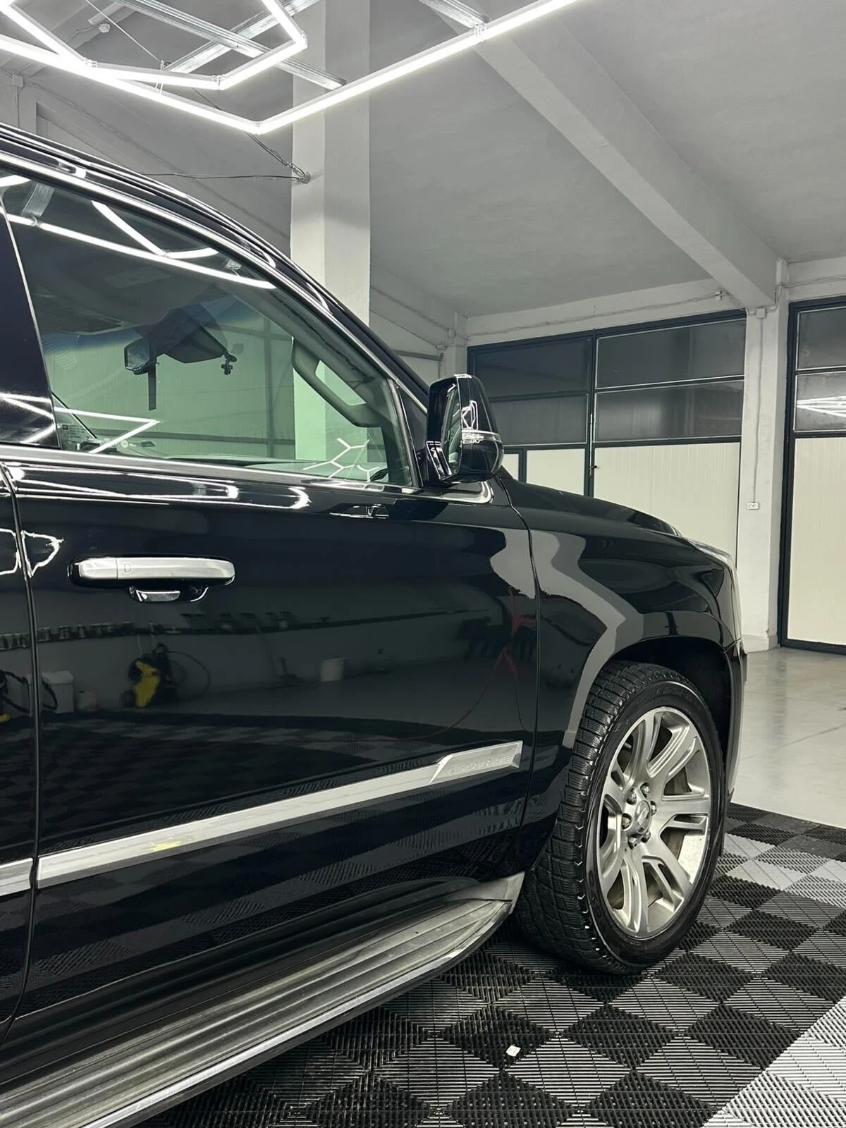 Cadillac Escalade, снимка 12 - Автомобили и джипове - 54068335