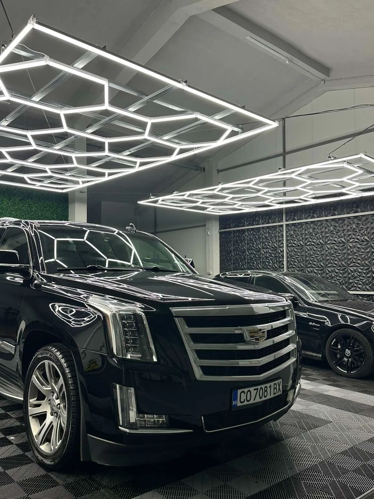 Cadillac Escalade, снимка 3 - Автомобили и джипове - 54068335