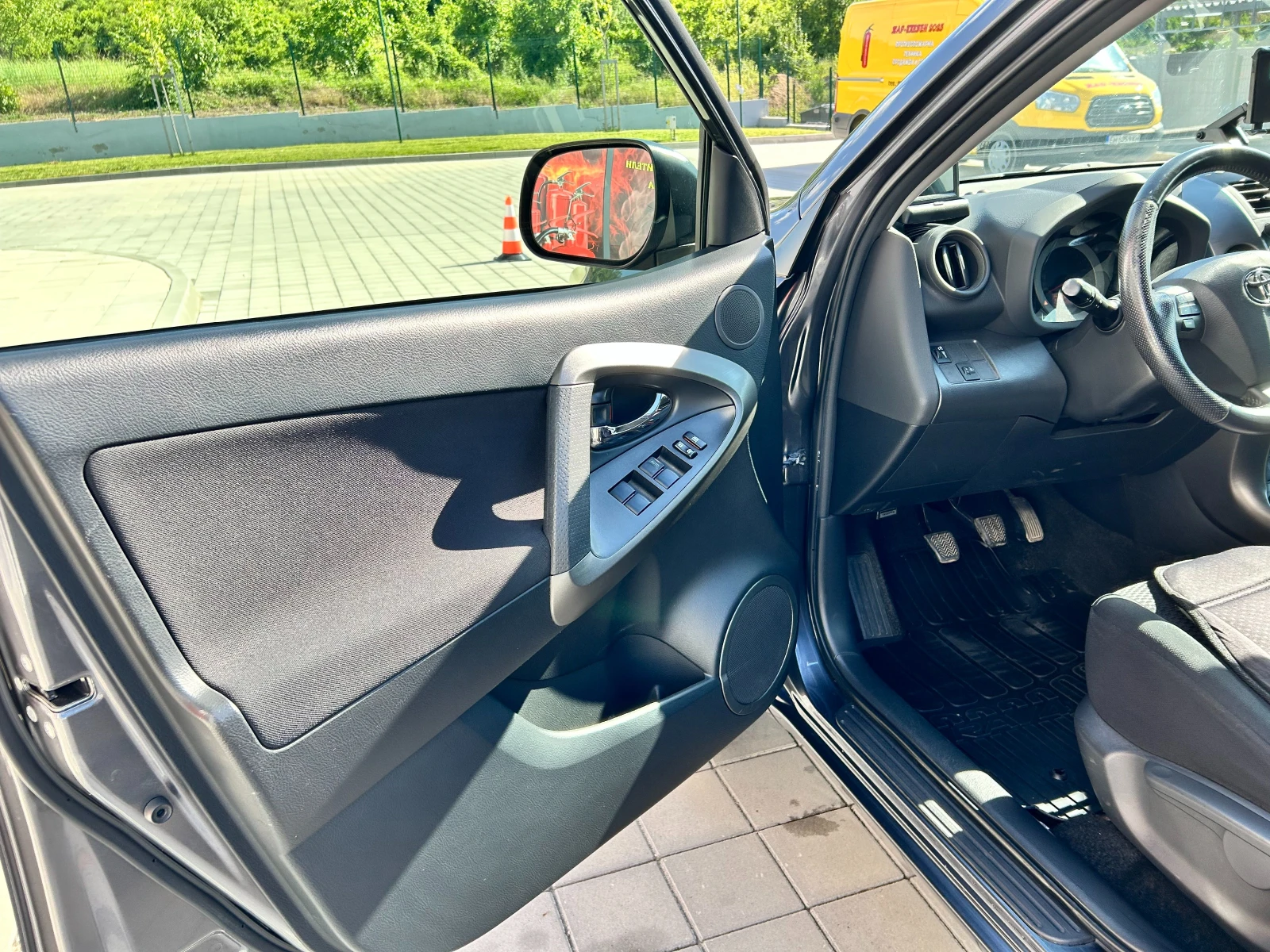 Toyota Rav4 FASELIFT, снимка 10 - Автомобили и джипове - 54811903