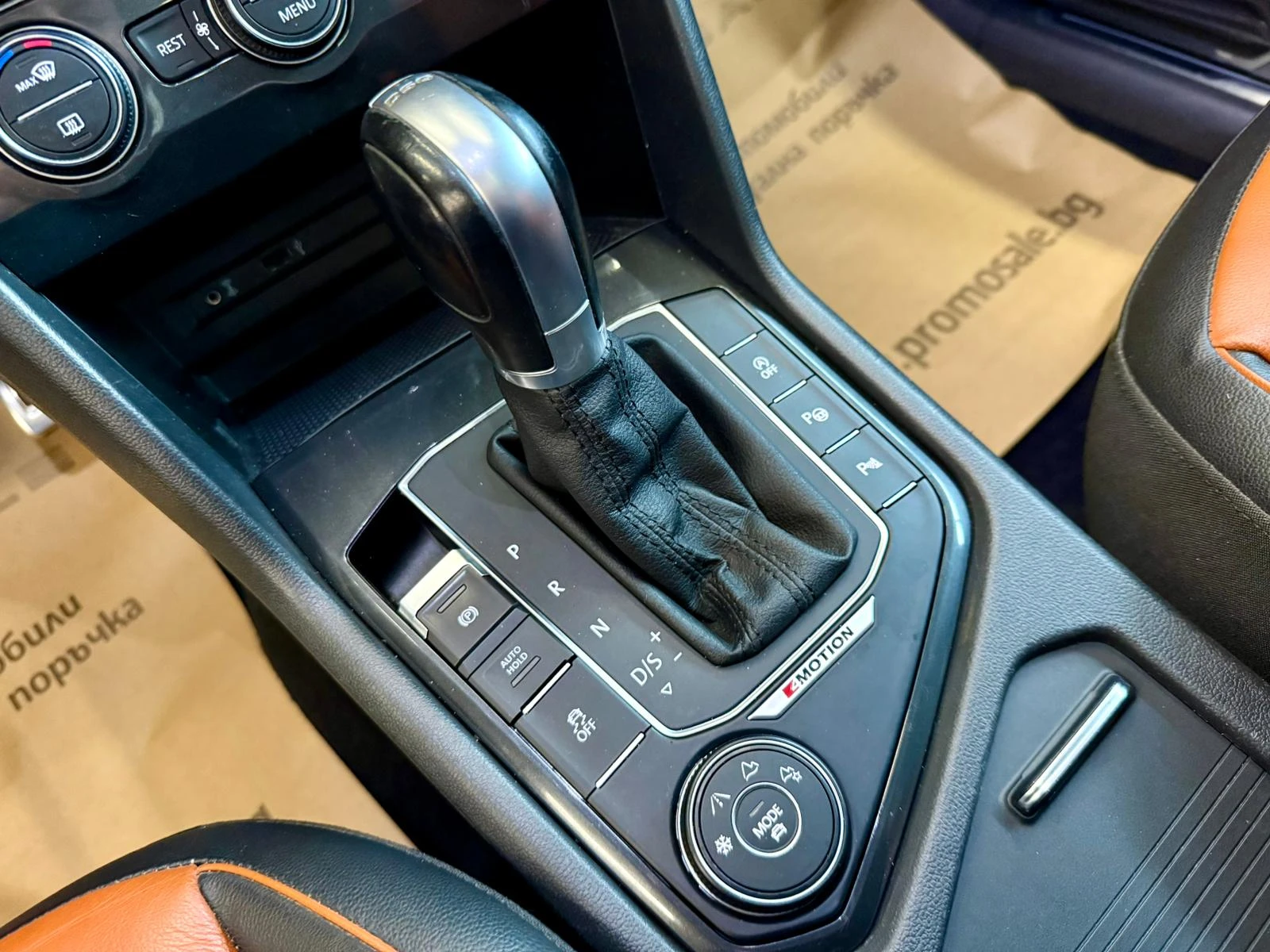 VW Tiguan 4Motion* Подгрев* Table*  DSG* R-Line*  Лизинг, снимка 12 - Автомобили и джипове - 54869757