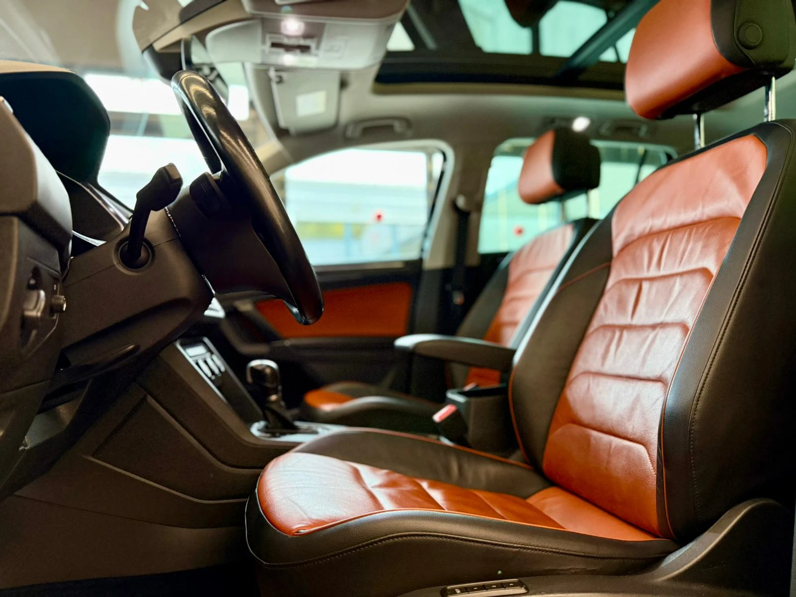 VW Tiguan 4Motion* Подгрев* Table*  DSG* R-Line*  Лизинг, снимка 8 - Автомобили и джипове - 54869757