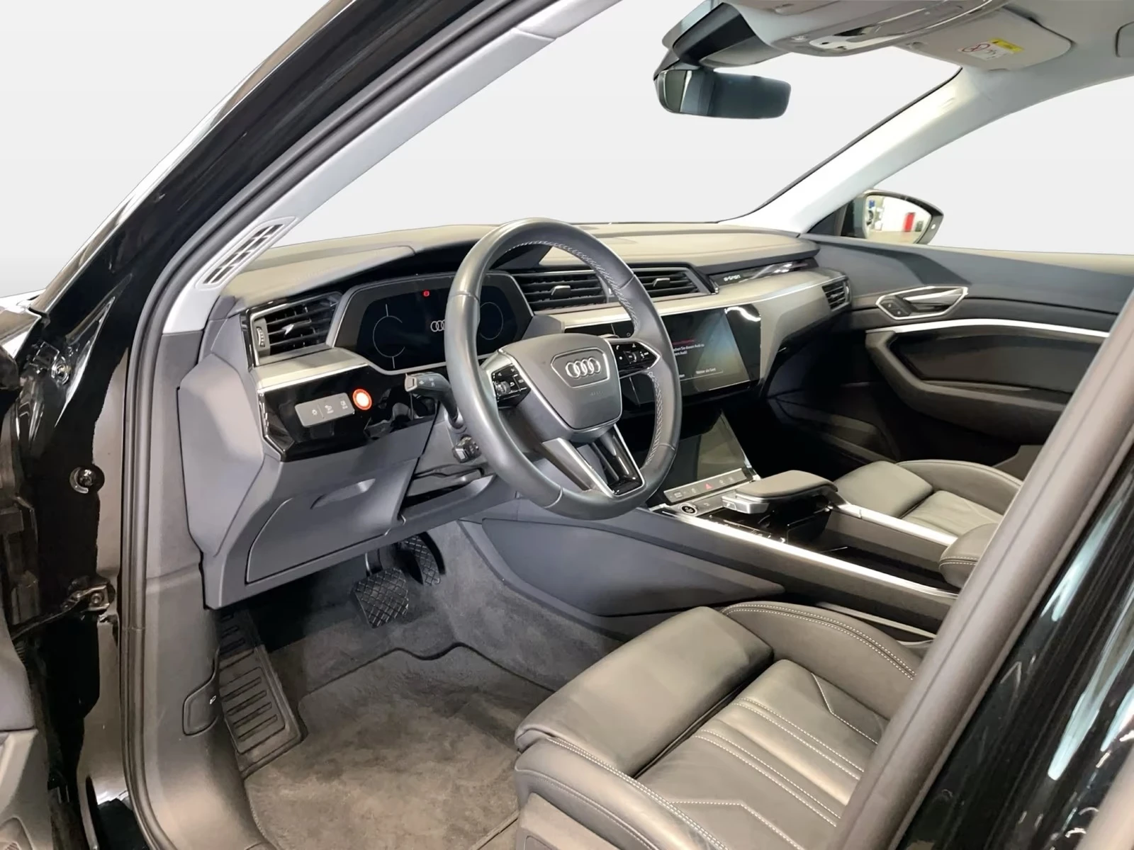 Audi Q8 55 E-TRON / QUATTRO / HUD / VIRTUAL PLUS / AIR, снимка 10 - Автомобили и джипове - 55202420