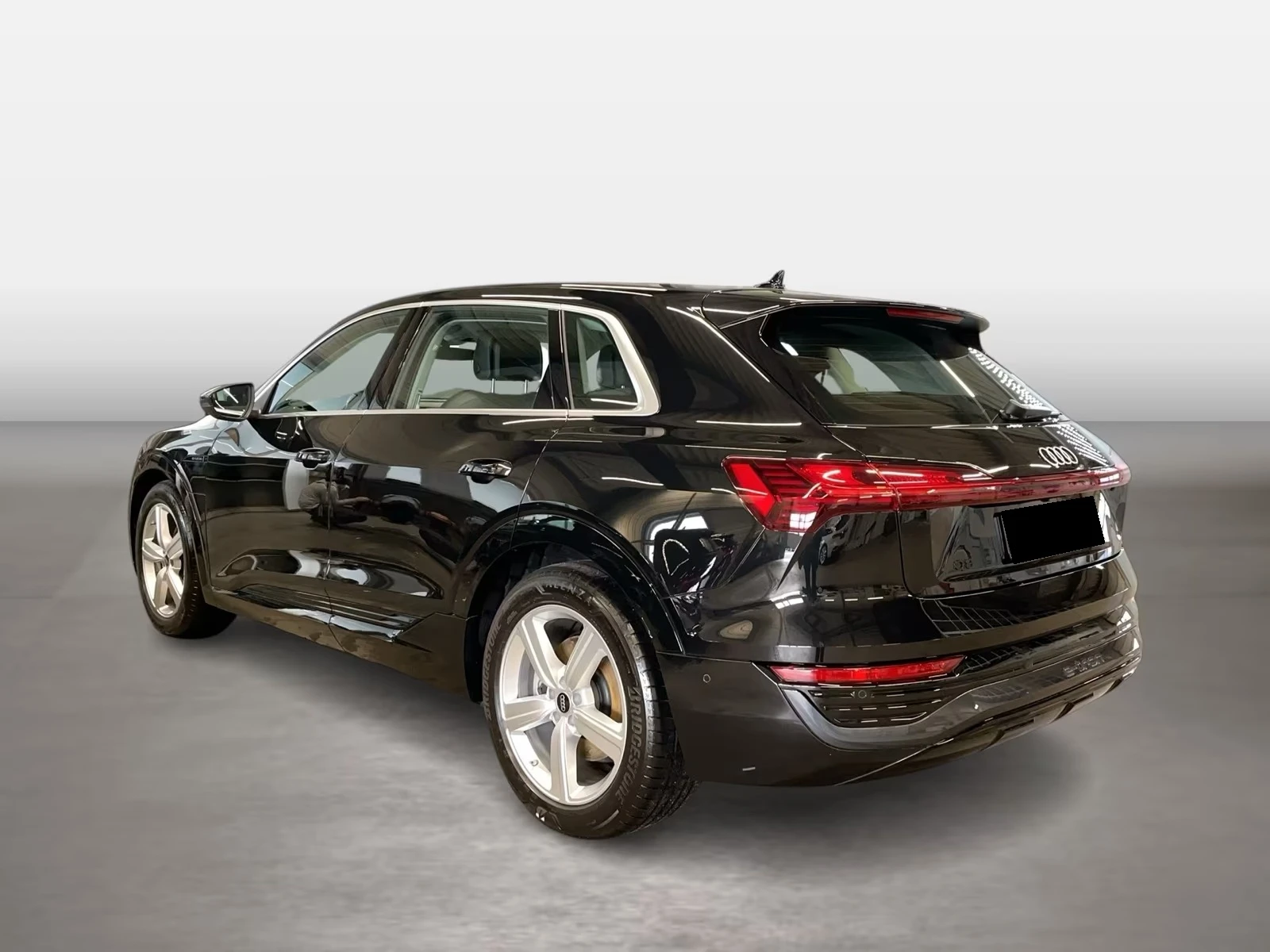 Audi Q8 55 E-TRON / QUATTRO / HUD / VIRTUAL PLUS / AIR, снимка 3 - Автомобили и джипове - 55202420