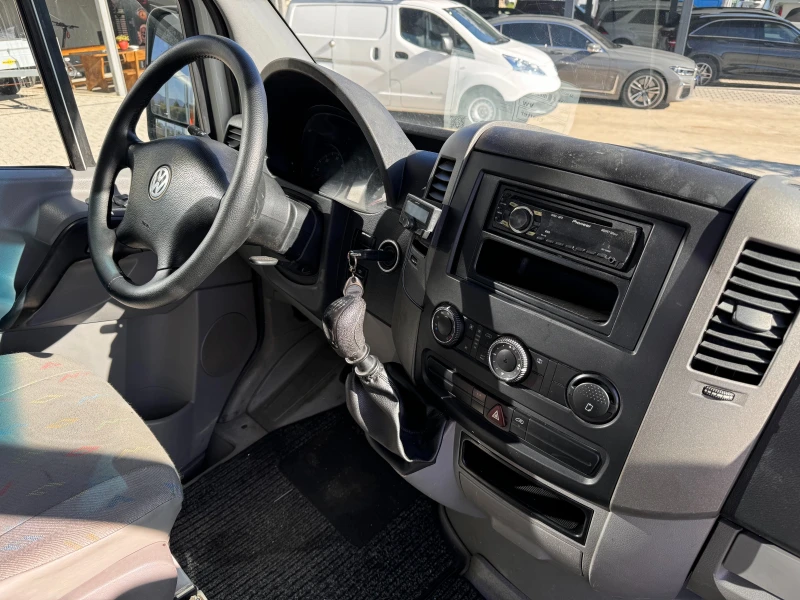 VW Crafter 2.5TDI 6-местен Клима , снимка 16 - Бусове и автобуси - 44734436