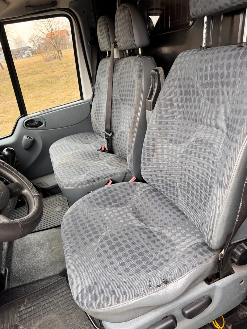 Ford Transit 2.2TDCI Климатик Теглич, снимка 11 - Бусове и автобуси - 49306332