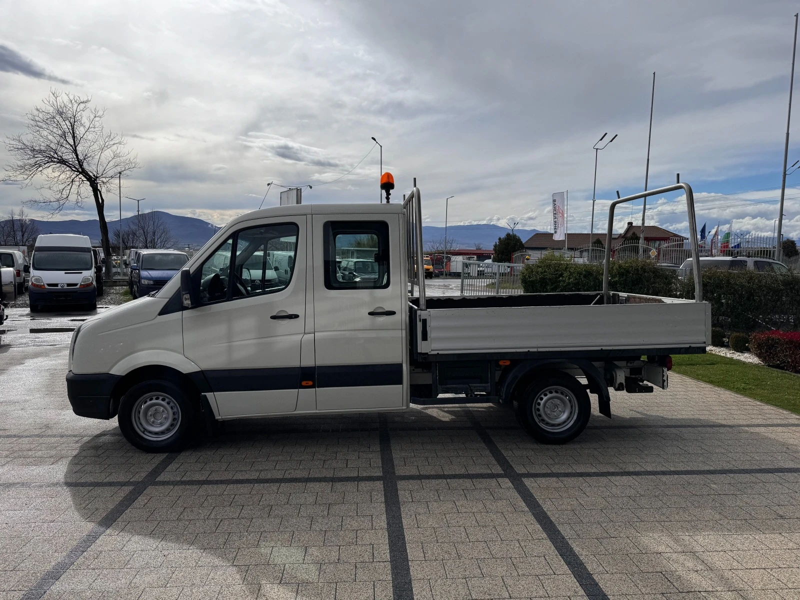 VW Crafter 2.5TDI 6-местен Клима  - изображение 3