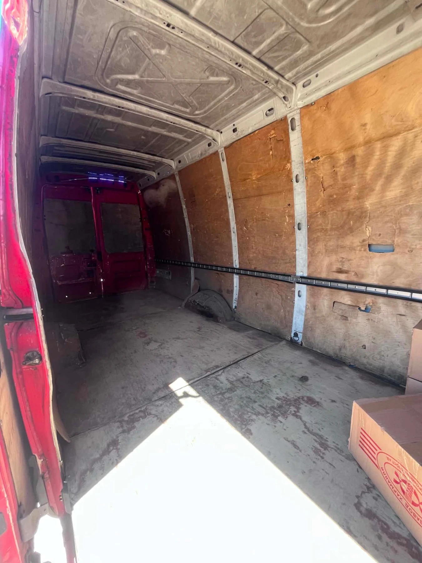 Iveco Daily 35S14 2.3 140 HPT , снимка 10 - Бусове и автобуси - 54852620