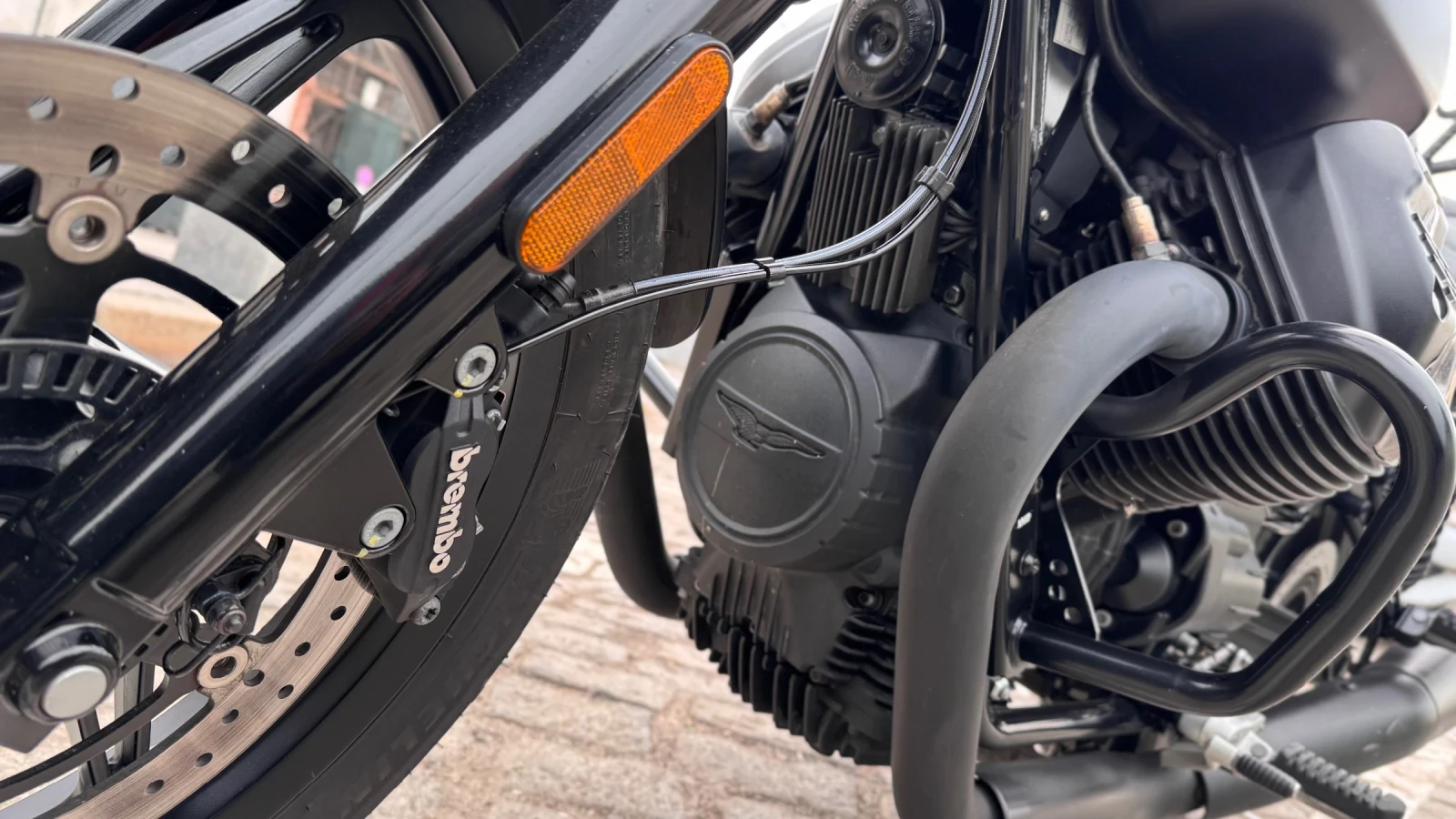 Moto Guzzi V V7 Stone 850 - изображение 4