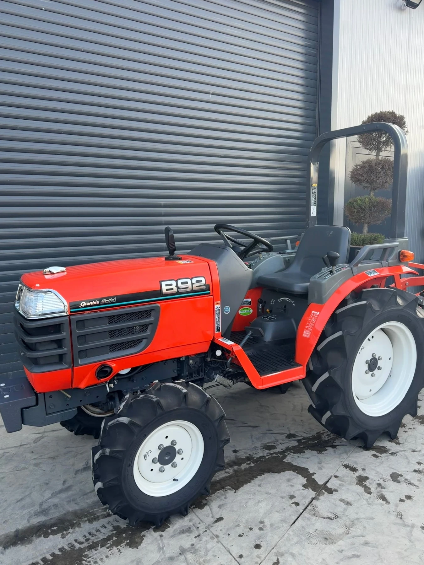 Трактор Kubota B92 КАТО НОВ!