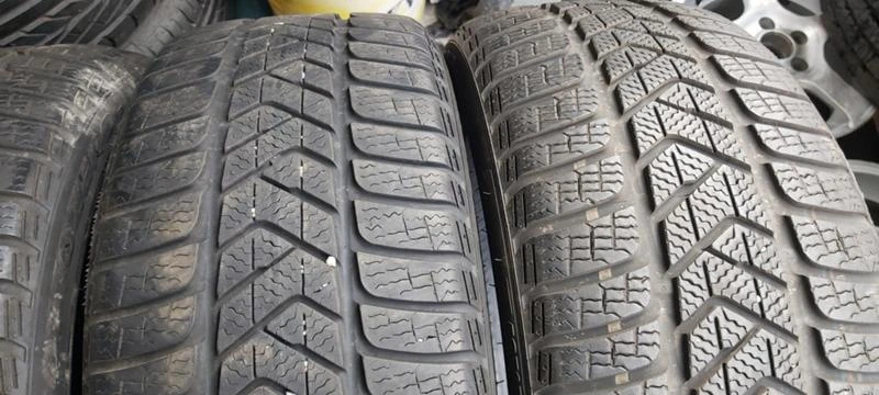 Гуми Зимни 225/40R18, снимка 4 - Гуми и джанти - 34706816