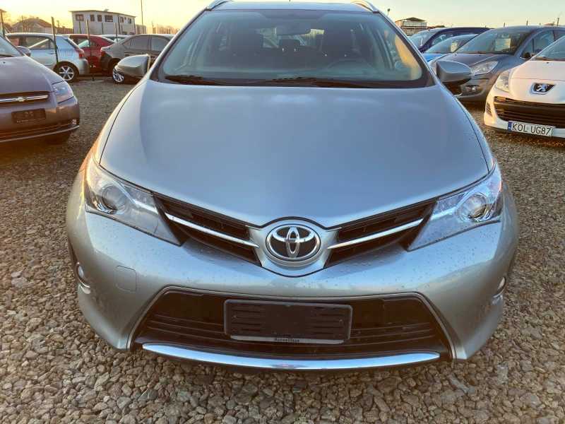 Toyota Auris 1.4D4D, снимка 3 - Автомобили и джипове - 44894452