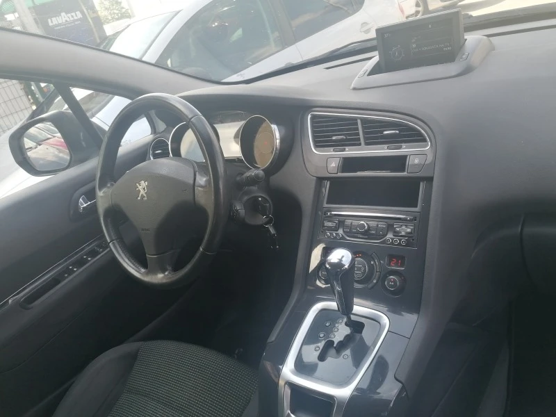 Peugeot 5008 1.6 HDI 7 MESTA ITALIQ , снимка 13 - Автомобили и джипове - 46261233