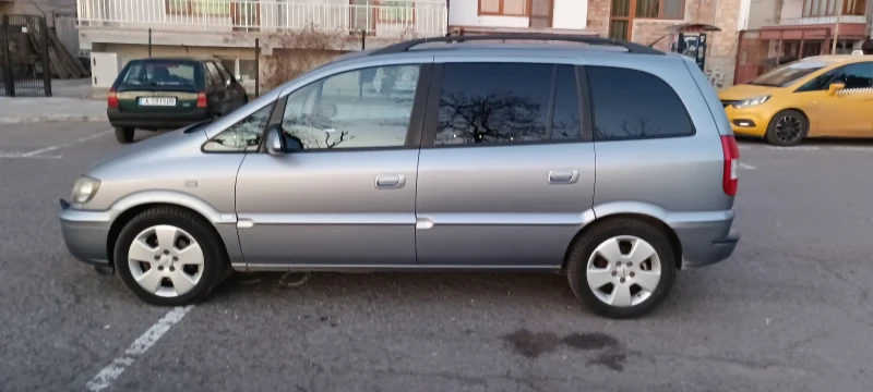 Opel Zafira, снимка 3 - Автомобили и джипове - 48803244