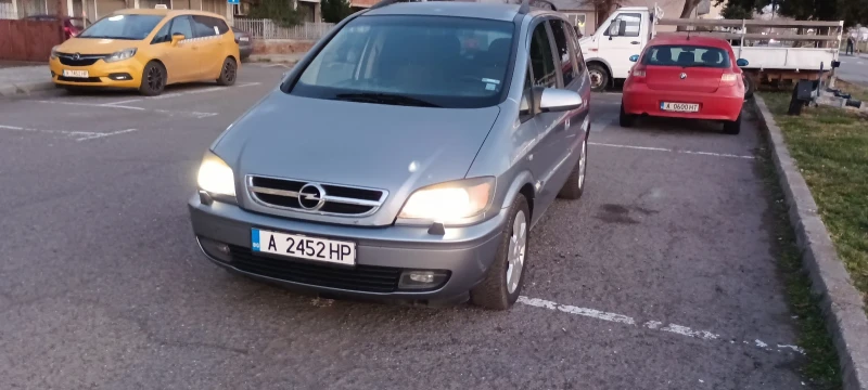 Opel Zafira, снимка 1 - Автомобили и джипове - 48803244