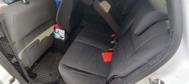Ford Fiesta 1.2 FACELIFT STJB 44000км, снимка 6 - Автомобили и джипове - 52937712