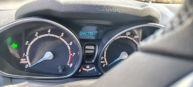 Ford Fiesta 1.2 FACELIFT STJB 44000км, снимка 8 - Автомобили и джипове - 52937712
