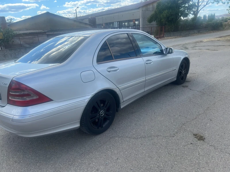Mercedes-Benz C 220, снимка 3 - Автомобили и джипове - 52742575