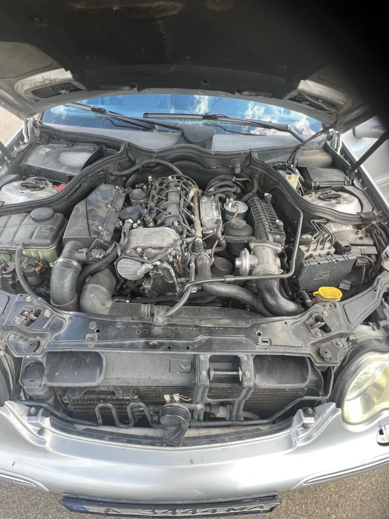 Mercedes-Benz C 220, снимка 5 - Автомобили и джипове - 52742575