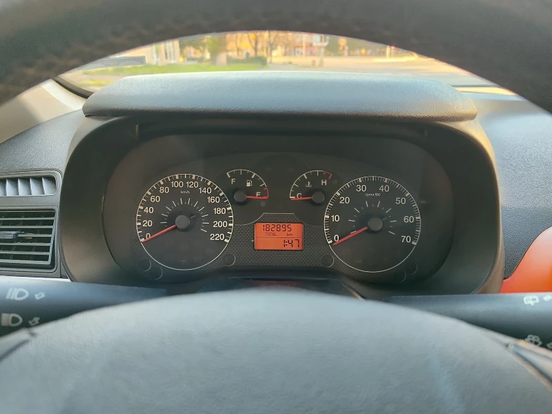 Fiat Punto 1.3d M-jet, снимка 14 - Автомобили и джипове - 52777360