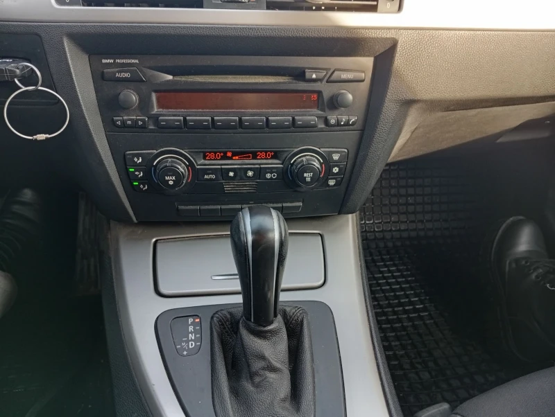 BMW 330 E91 330d X-DRIVE, снимка 13 - Автомобили и джипове - 52838858