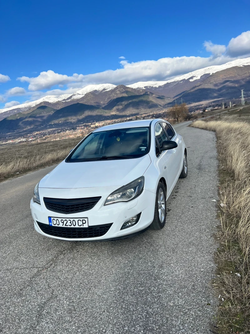 Opel Astra J, снимка 2 - Автомобили и джипове - 52946746