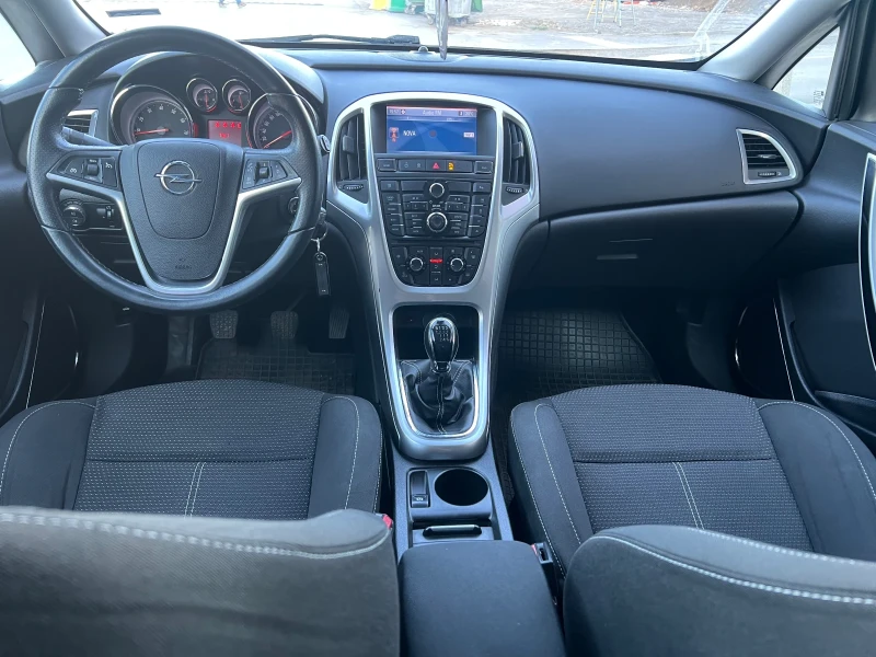 Opel Astra J, снимка 9 - Автомобили и джипове - 52946746