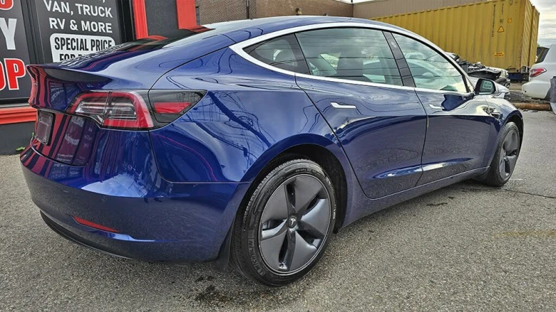 Tesla Model 3 * АВТО КРЕДИТ* ЦЕНА ДО БГ * СЕРВИЗНА ИСТОРИЯ * , снимка 4 - Автомобили и джипове - 53020707